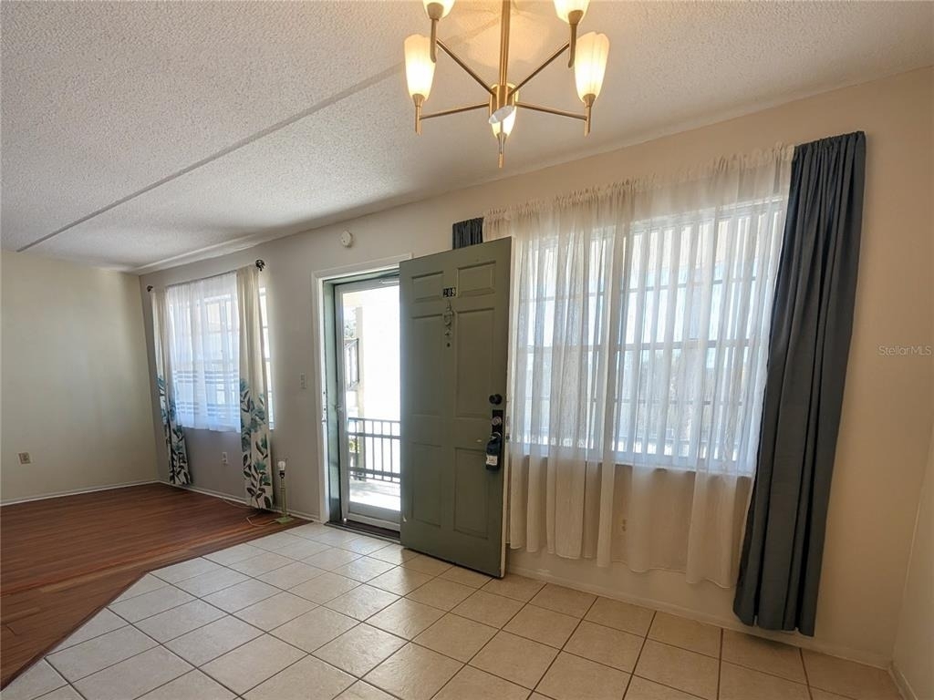 11620 Park Boulevard - Photo 8