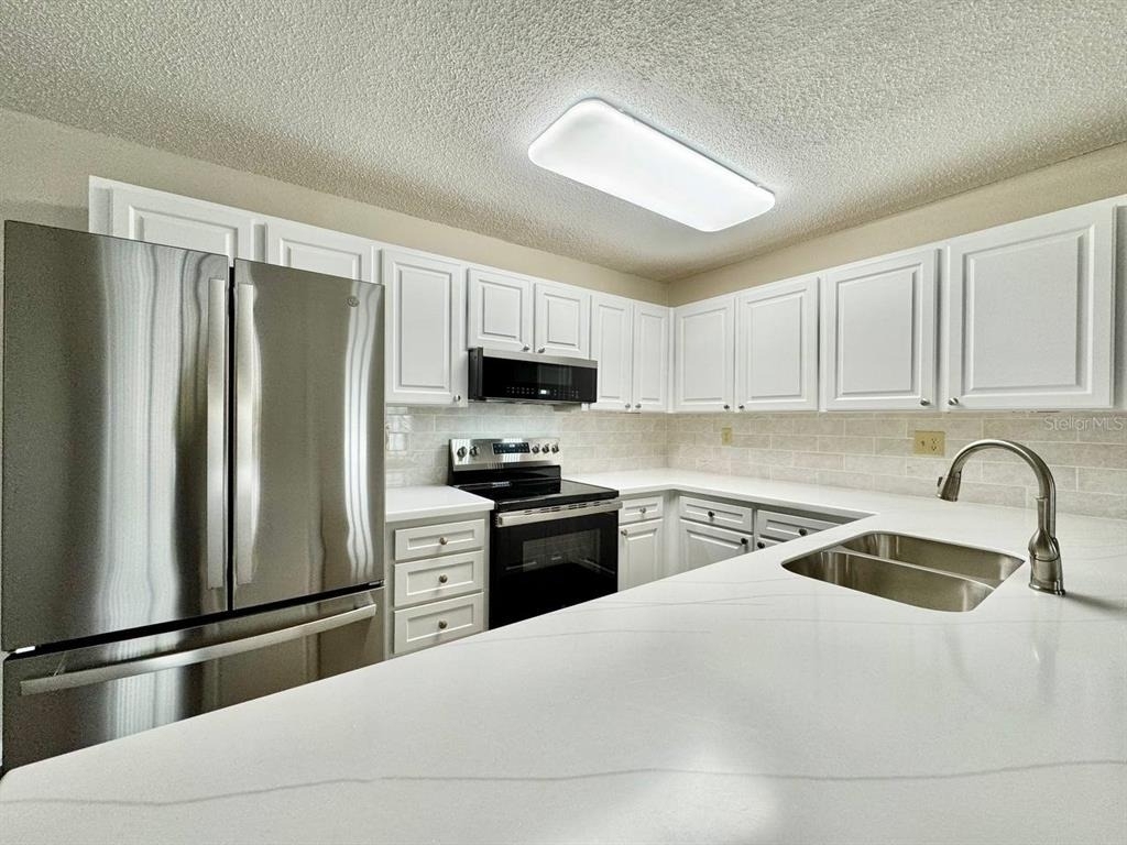 3323 Crystal Court E - Photo 10