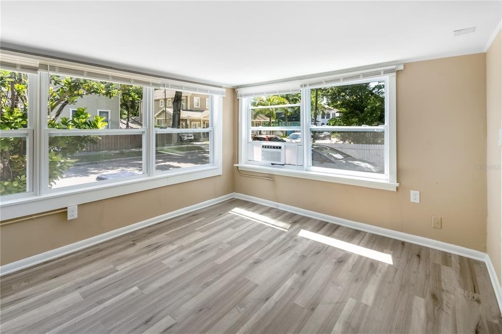 418 E Amelia Avenue - Photo 4