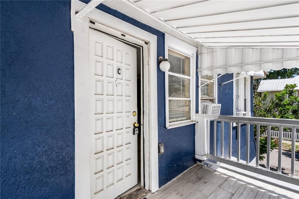 418 E Amelia Avenue - Photo 1