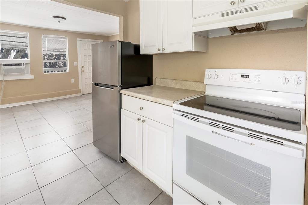 418 E Amelia Avenue - Photo 10