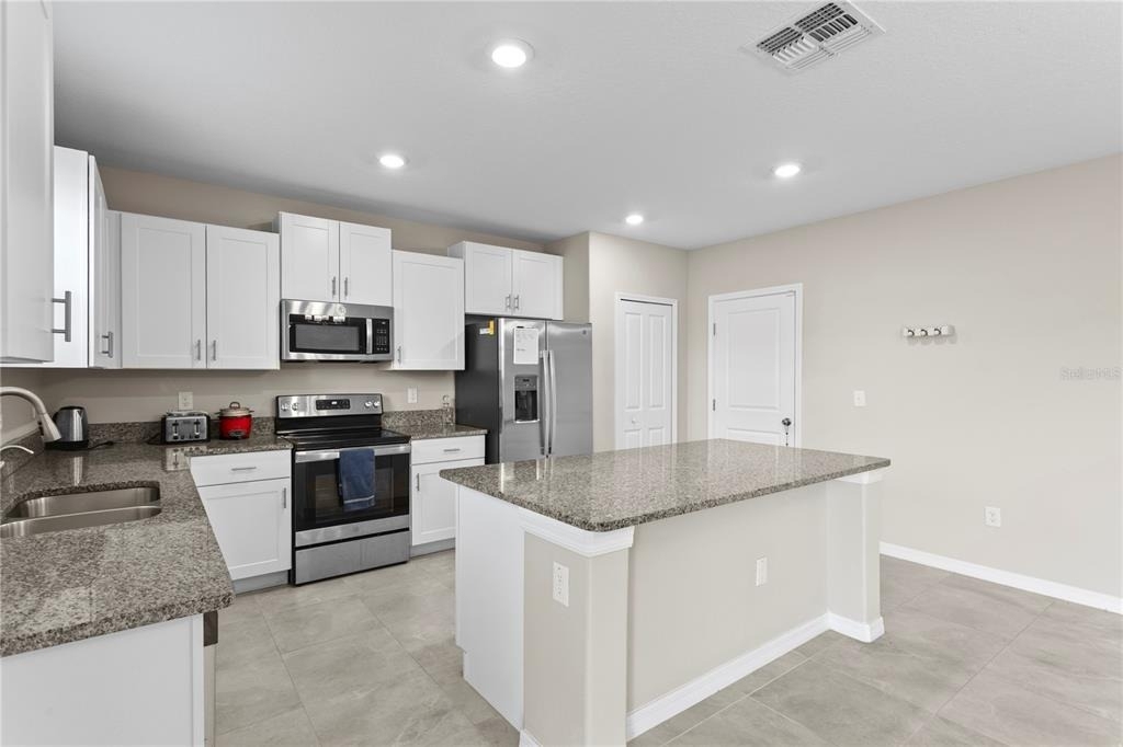 7109 Paradise Island Court - Photo 17