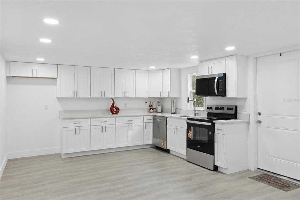1605 8th Street - Photo 6