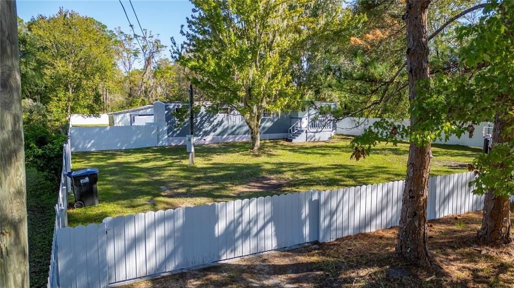1605 8th Street - Photo 3
