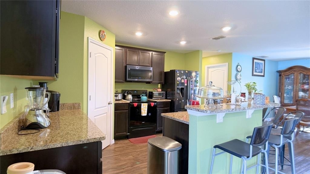 35901 Joewood Avenue - Photo 2