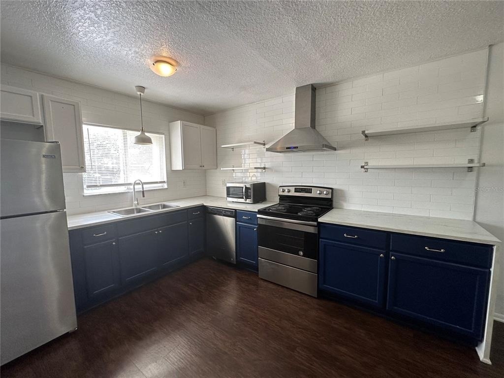 1000 Lake Of The Woods Boulevard - Photo 3