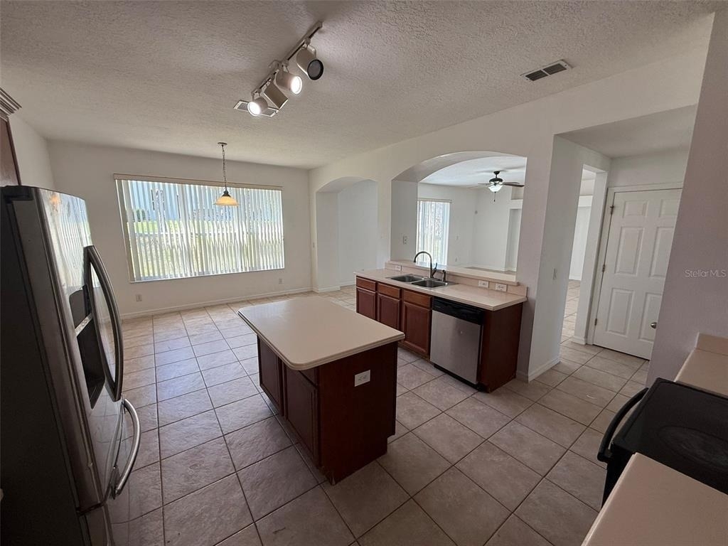 2616 Plumberry Avenue - Photo 4
