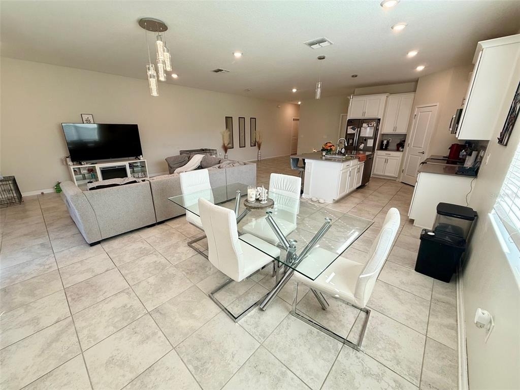 1742 Chatsworth Circle - Photo 3