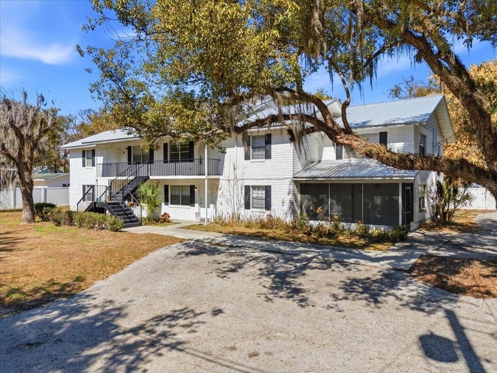 740 E Pearl Street - Photo 0