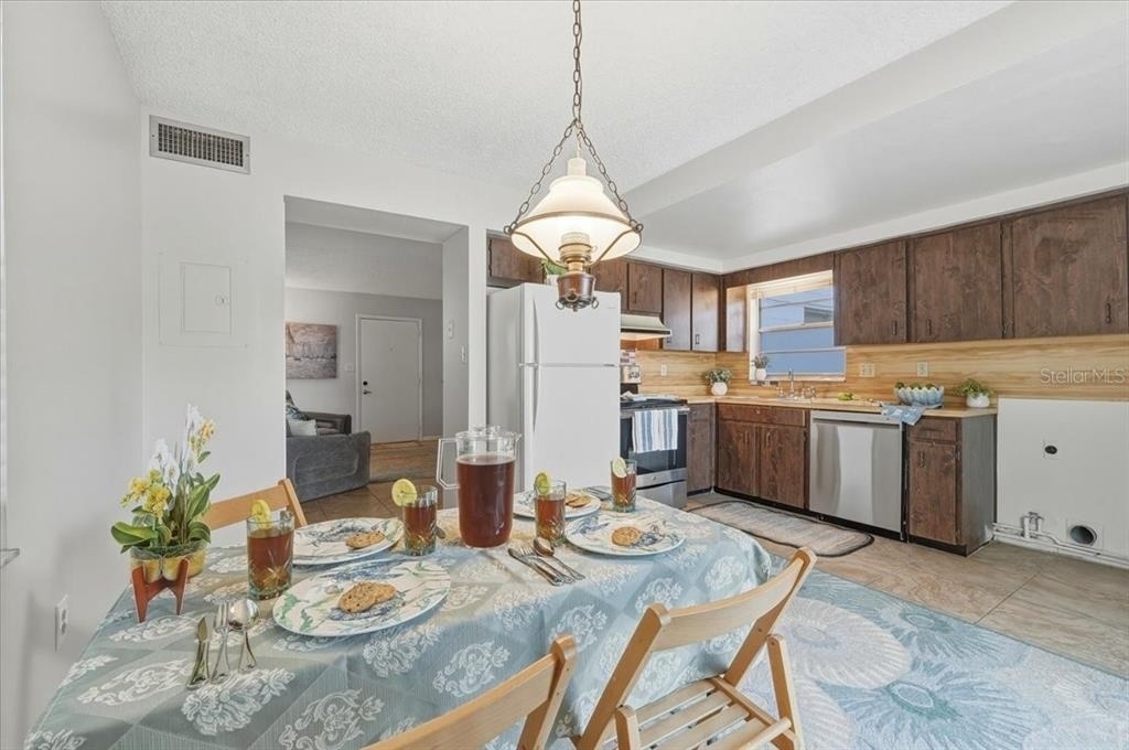 740 E Pearl Street - Photo 4
