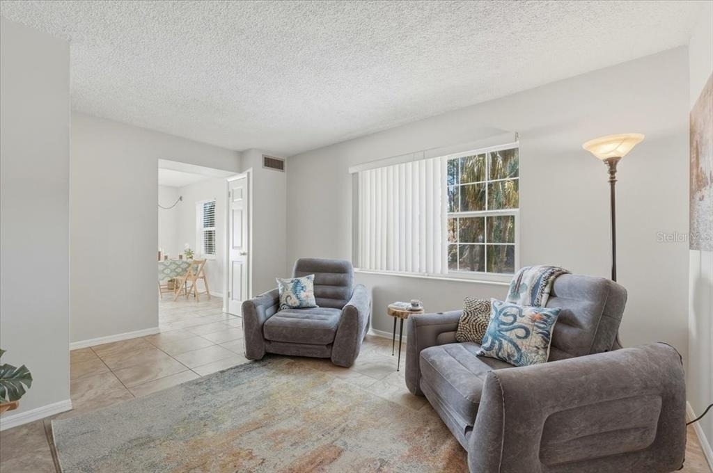 740 E Pearl Street - Photo 3