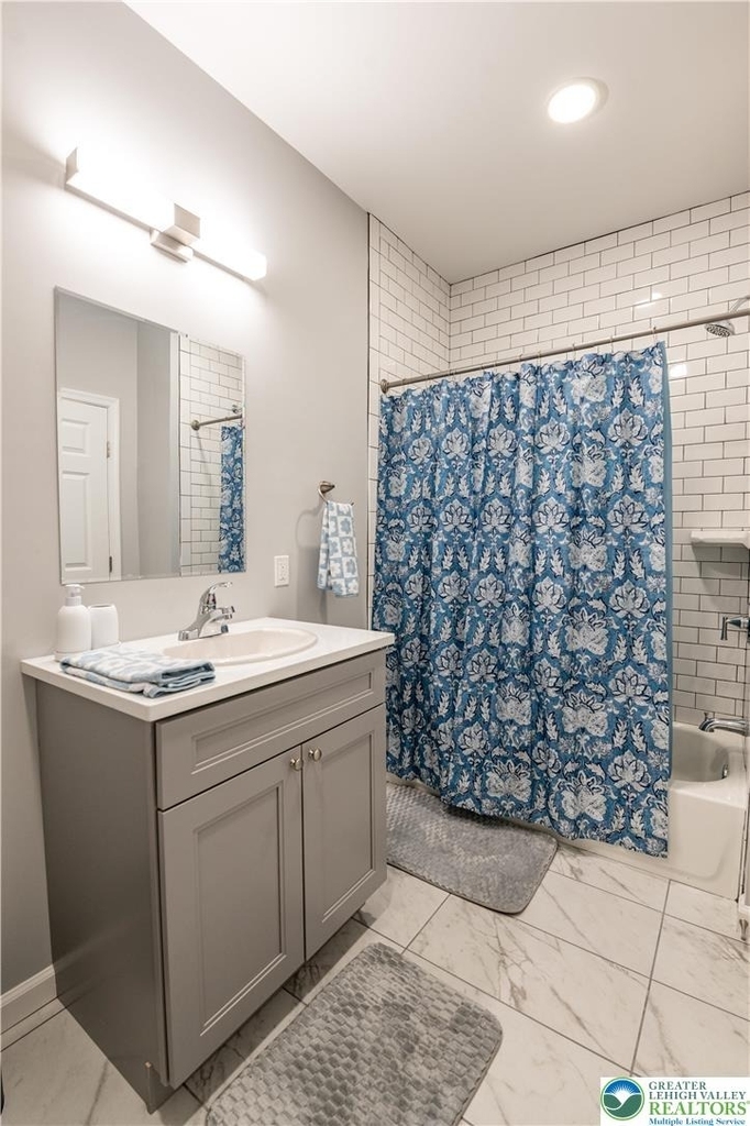 948 N Front Street - Photo 12
