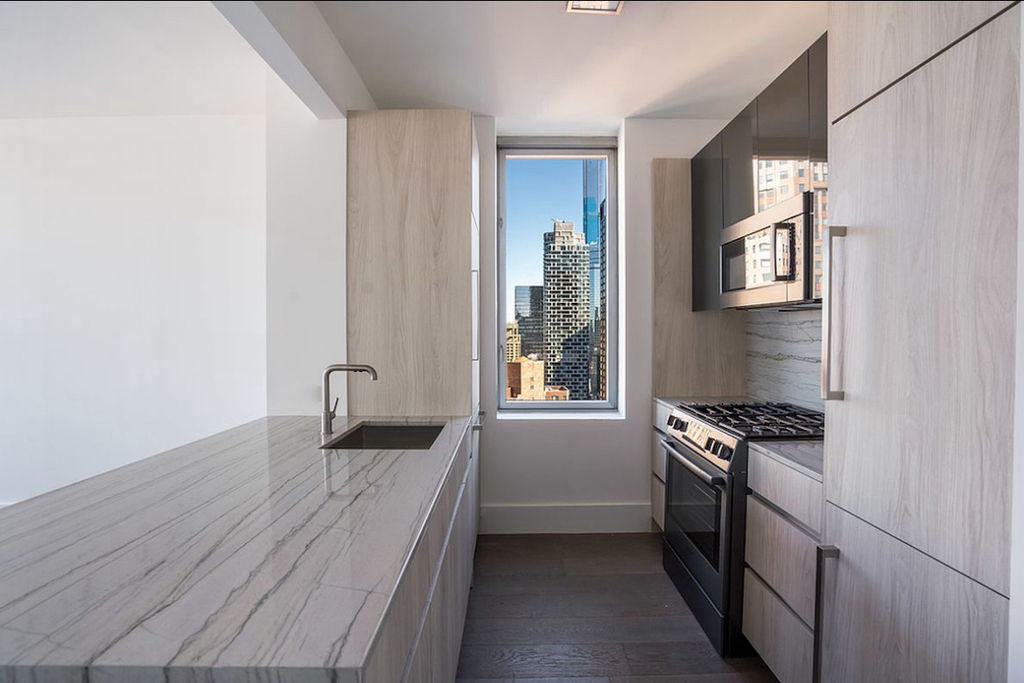West 47th Street - Photo 1