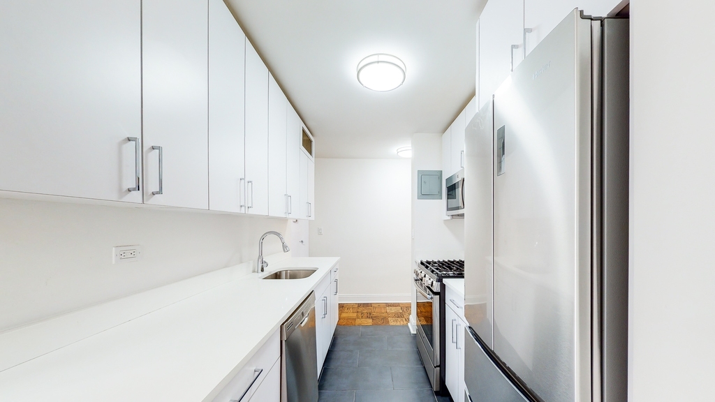 400 East 89th Street - Photo 6