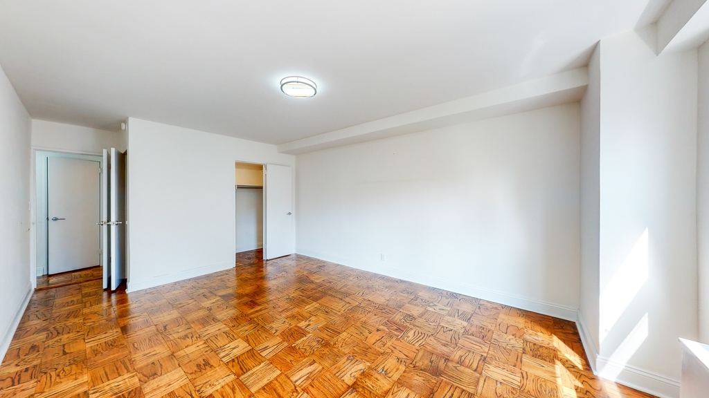 400 East 89th Street - Photo 5