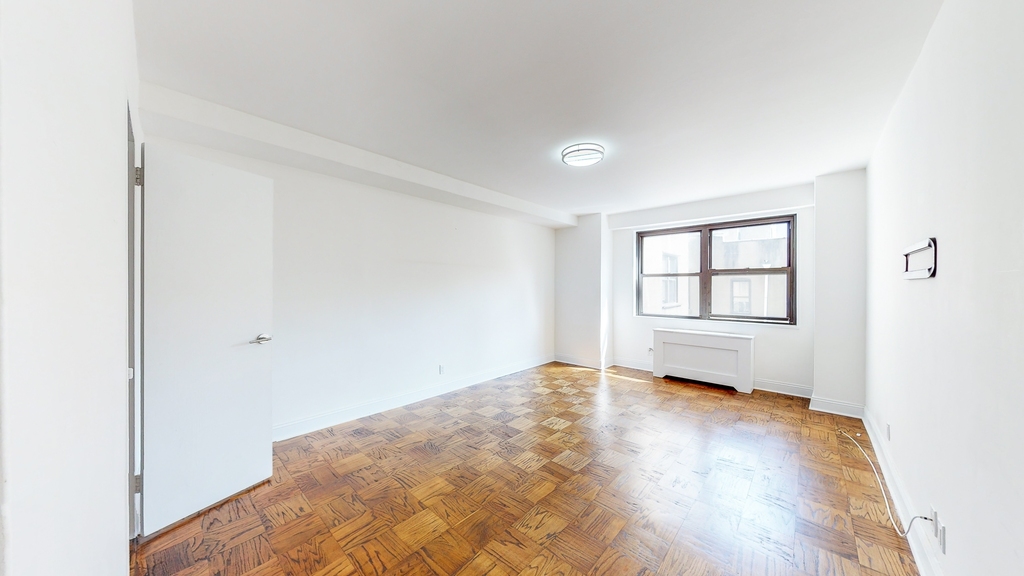 400 East 89th Street - Photo 4