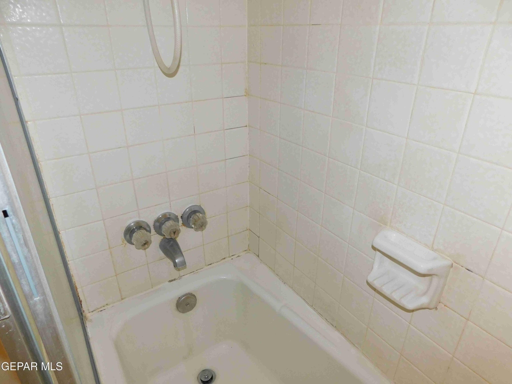 6400 Edgemere Boulevard - Photo 10