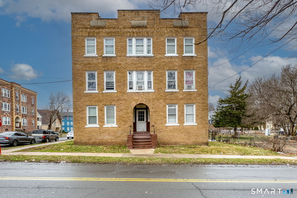 152 Oak Street - Photo 0