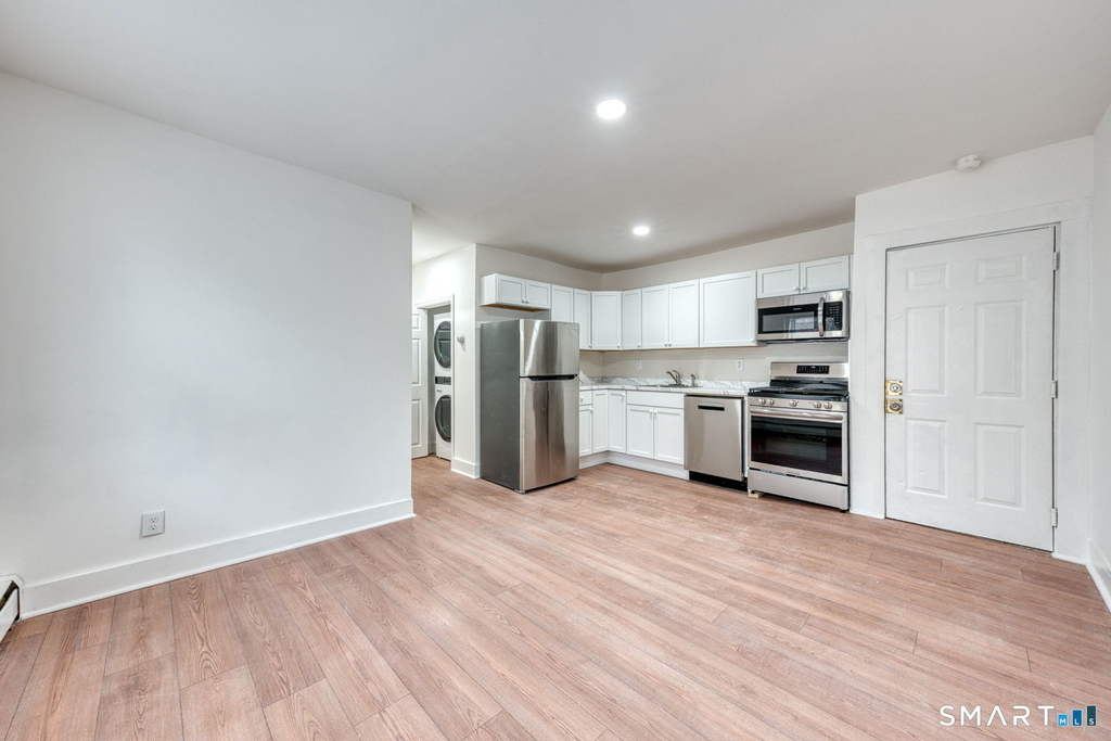 152 Oak Street - Photo 3