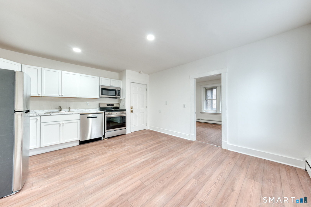 152 Oak Street - Photo 4