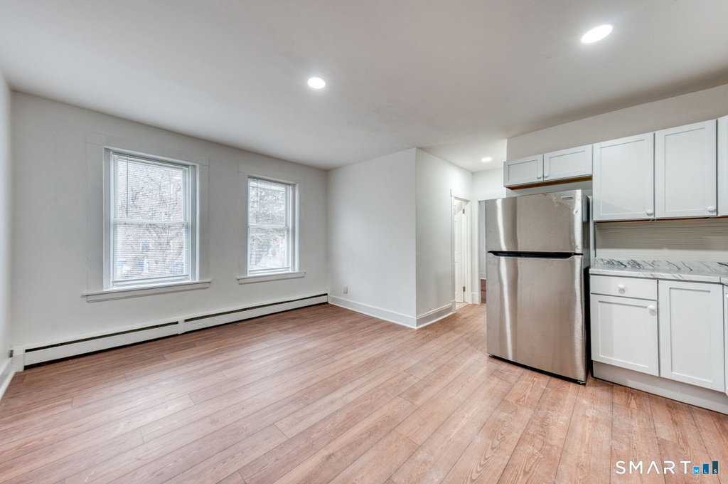 152 Oak Street - Photo 2