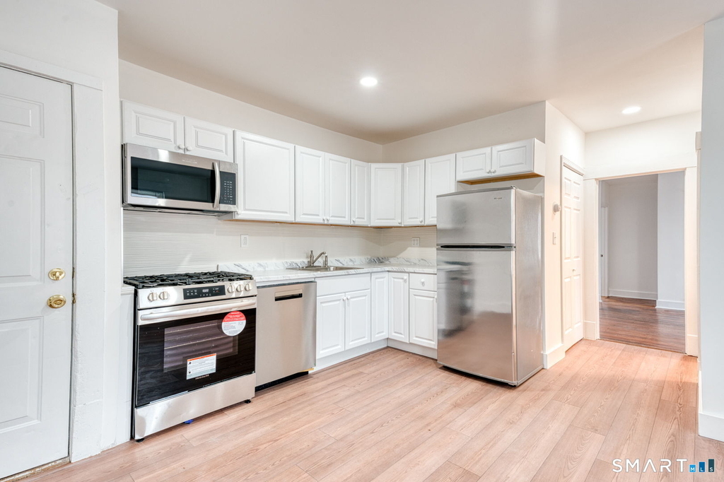 152 Oak Street - Photo 4