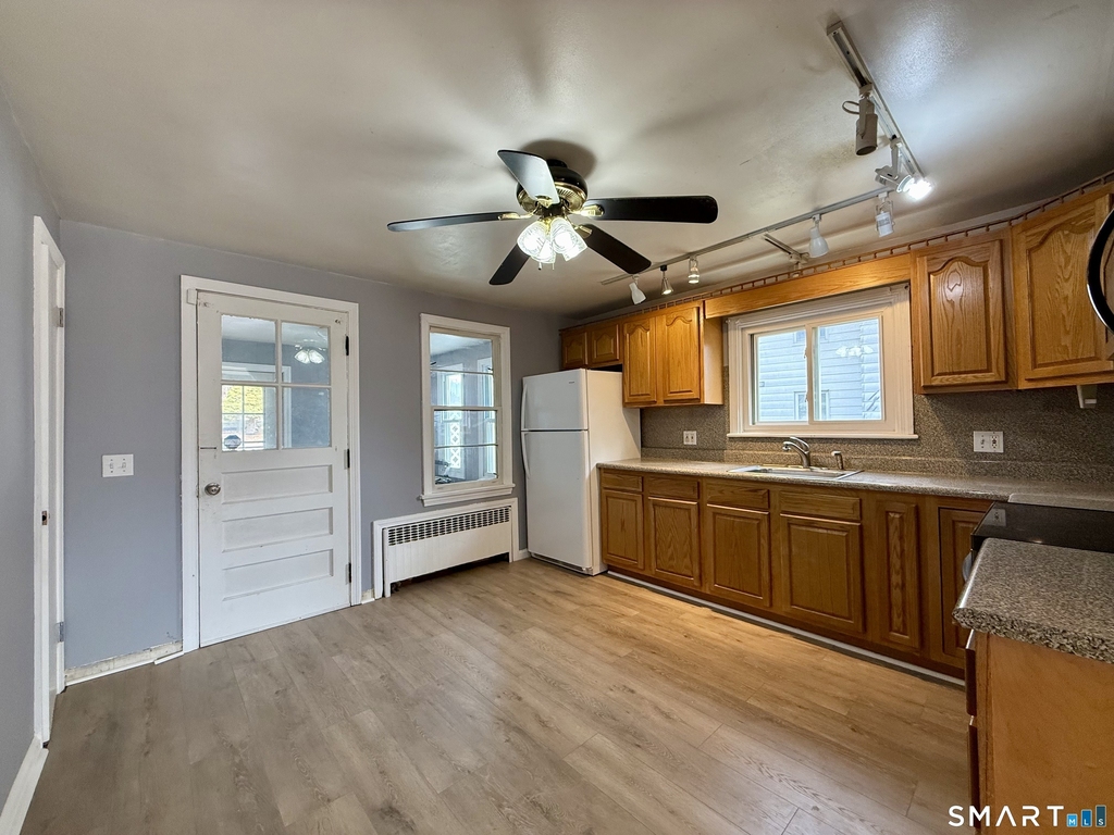 37 Alexander Avenue - Photo 3