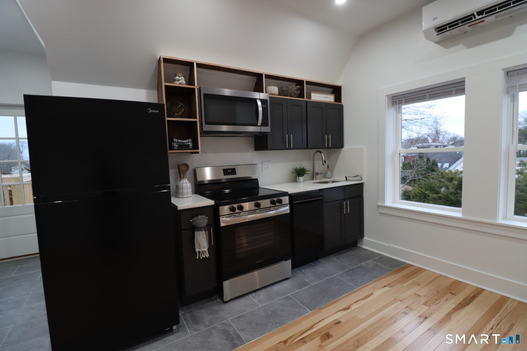 55 Channing Street - Photo 2