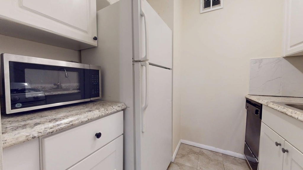 87-30 62nd Avenue - Photo 8