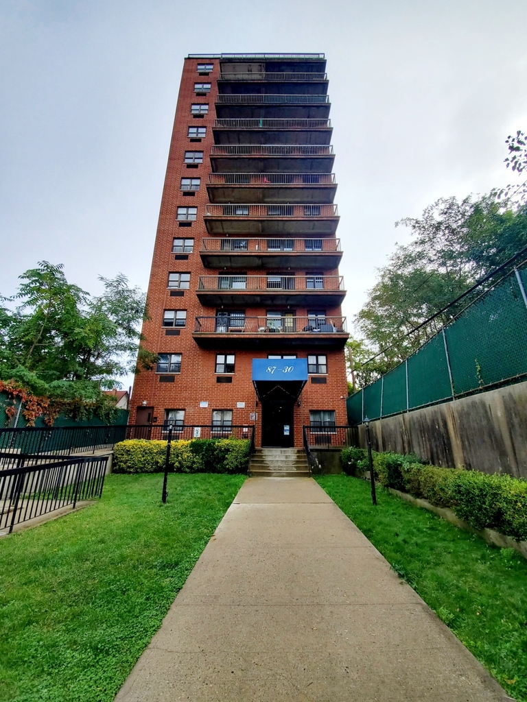 87-30 62nd Avenue - Photo 18