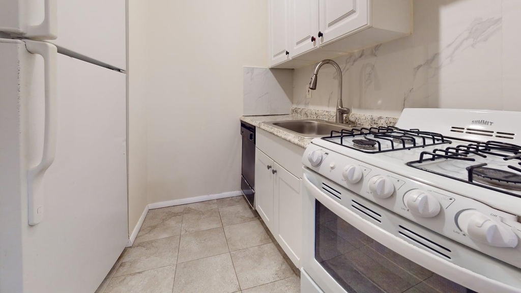 87-30 62nd Avenue - Photo 10