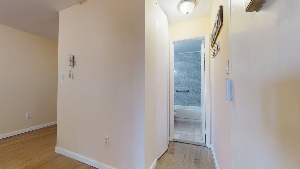 87-30 62nd Avenue - Photo 12