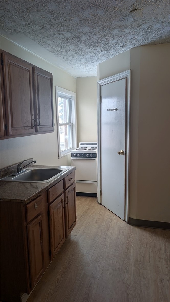 585 Fayette - Photo 3