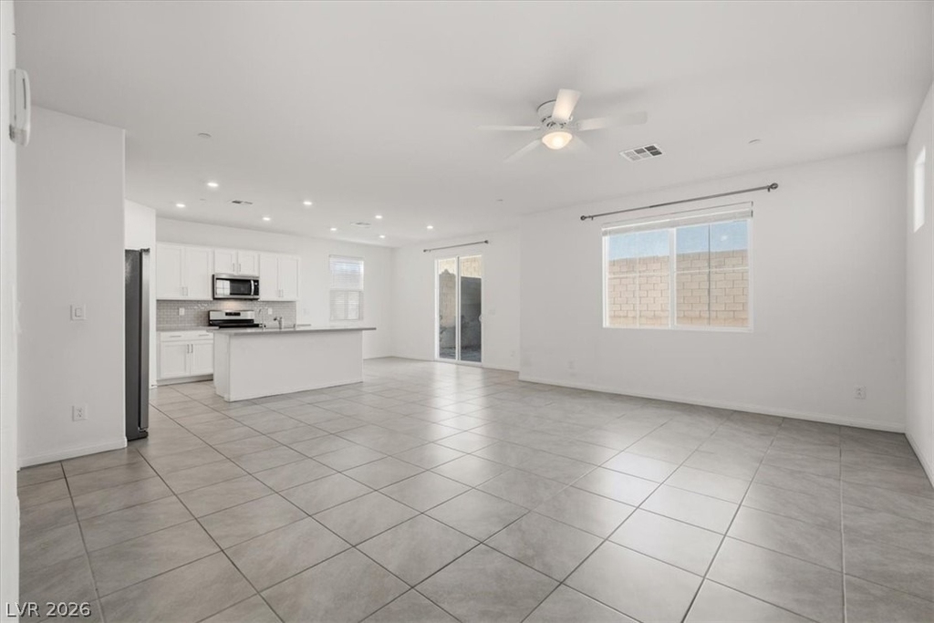 10920 Oregano Avenue - Photo 3
