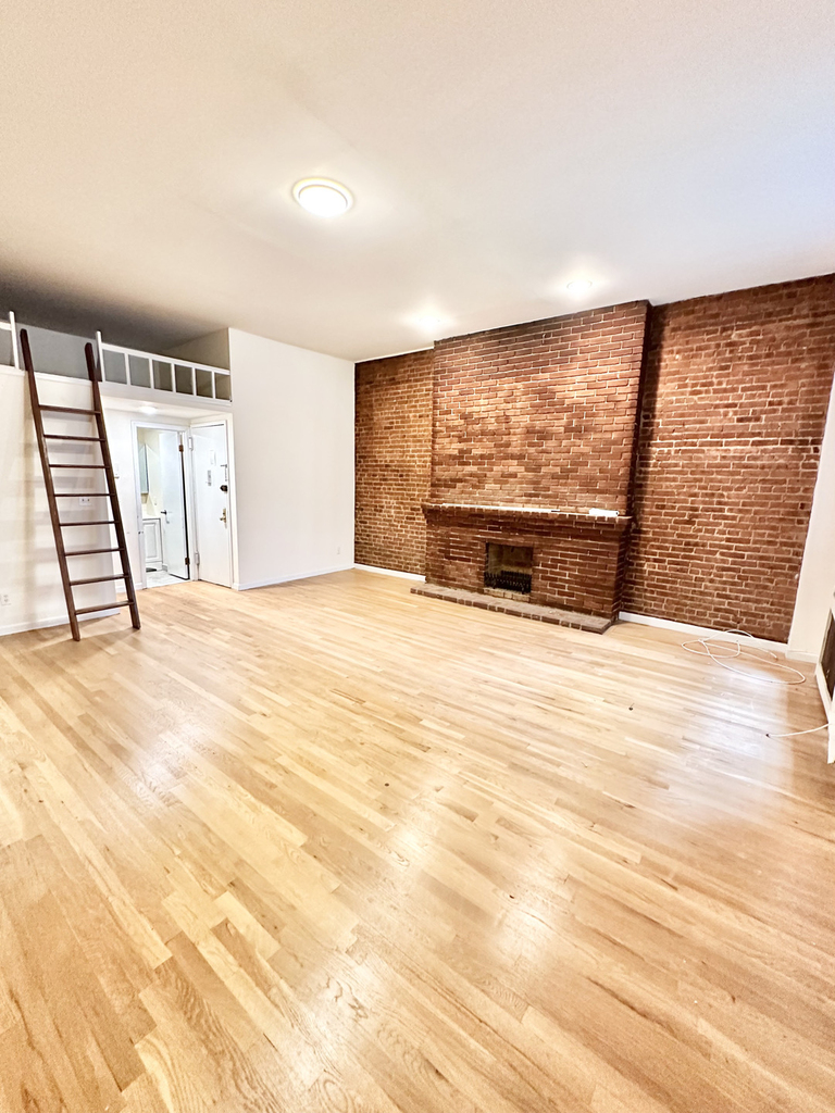  West 82nd Street - Photo 2