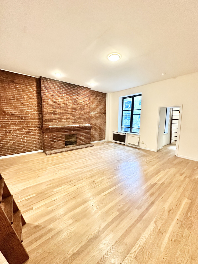  West 82nd Street - Photo 4
