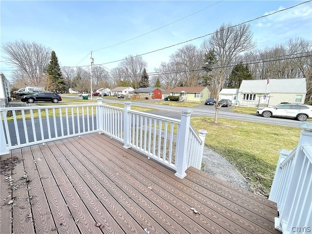 121 Wadsworth Road - Photo 2
