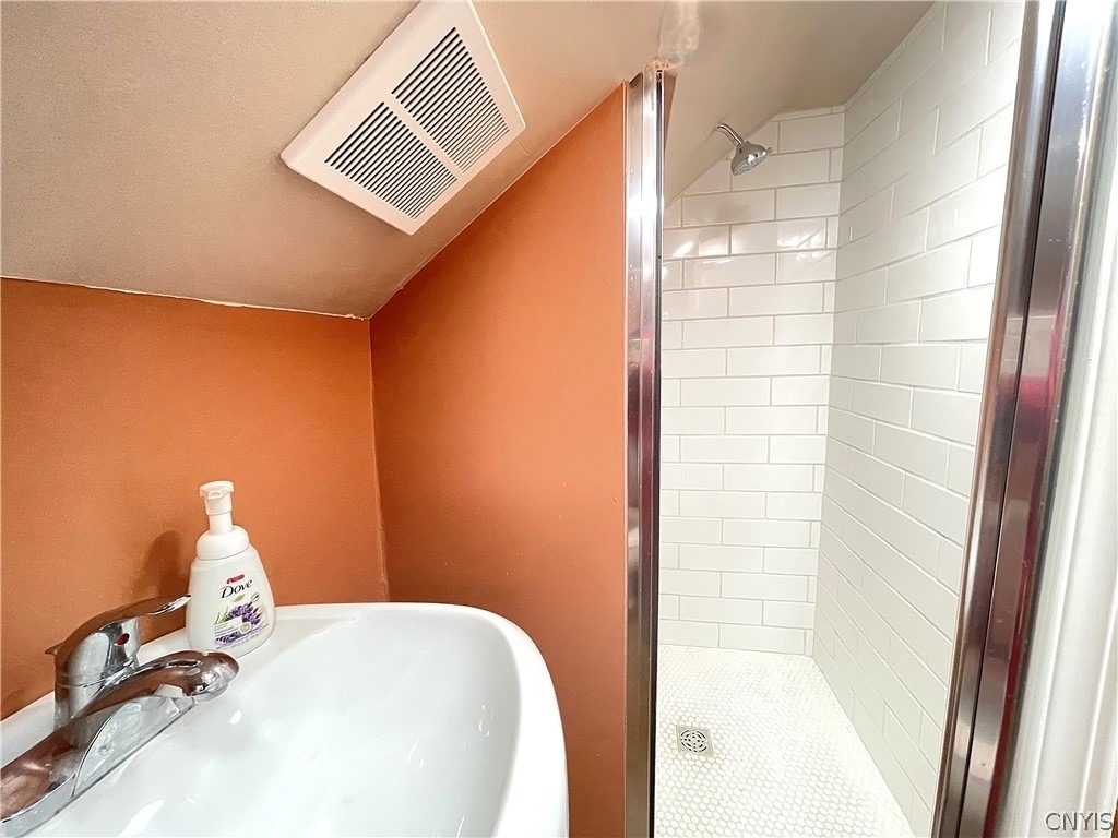 121 Wadsworth Road - Photo 20
