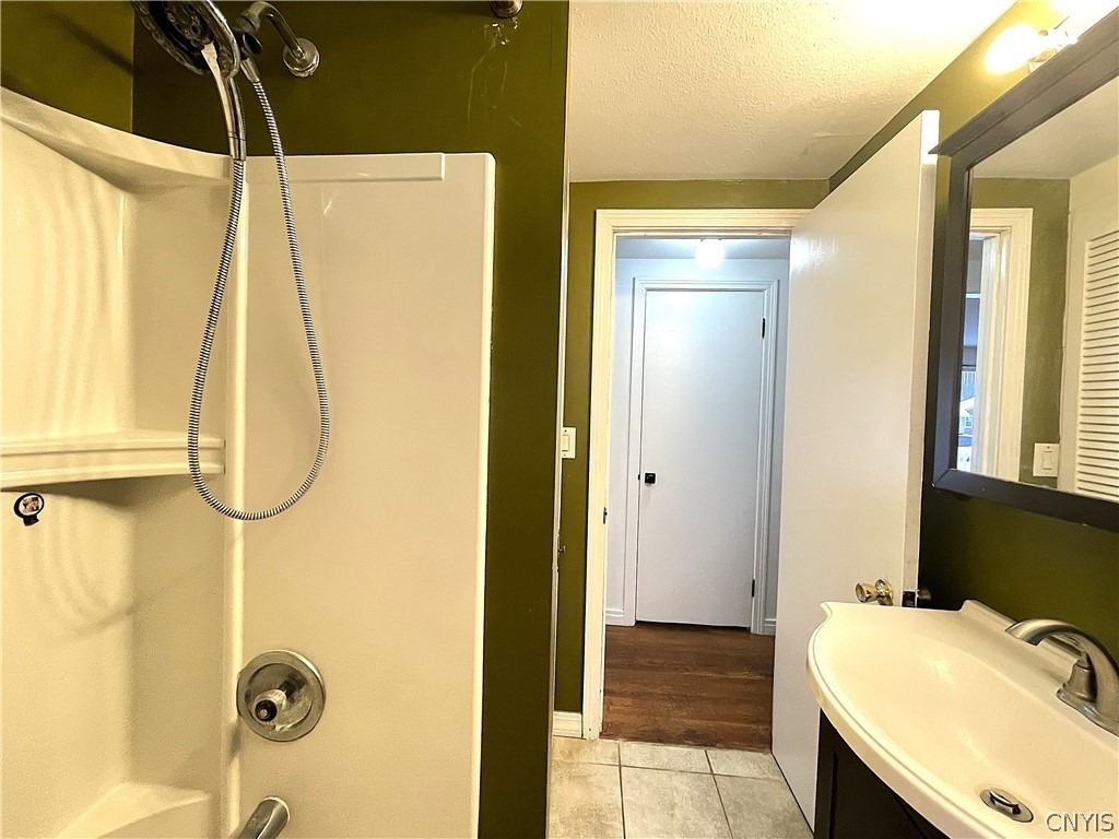 121 Wadsworth Road - Photo 14