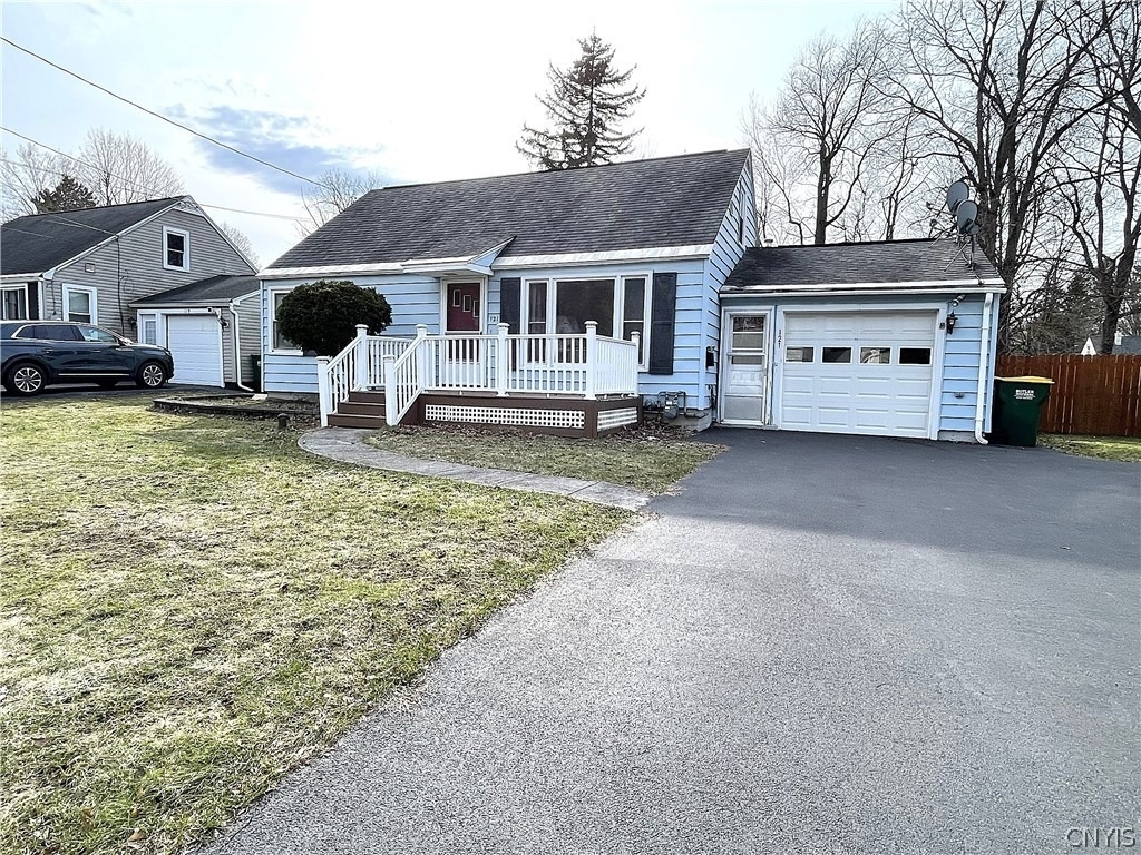 121 Wadsworth Road - Photo 0