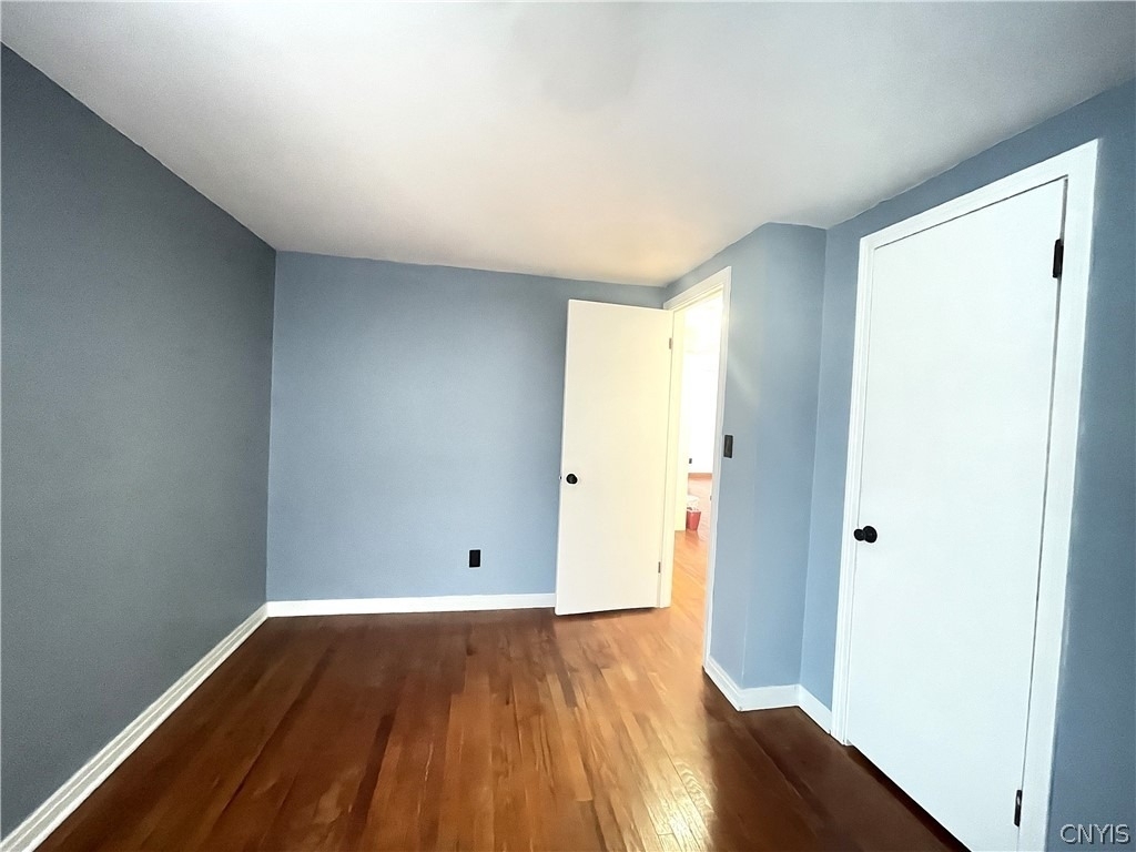 121 Wadsworth Road - Photo 16