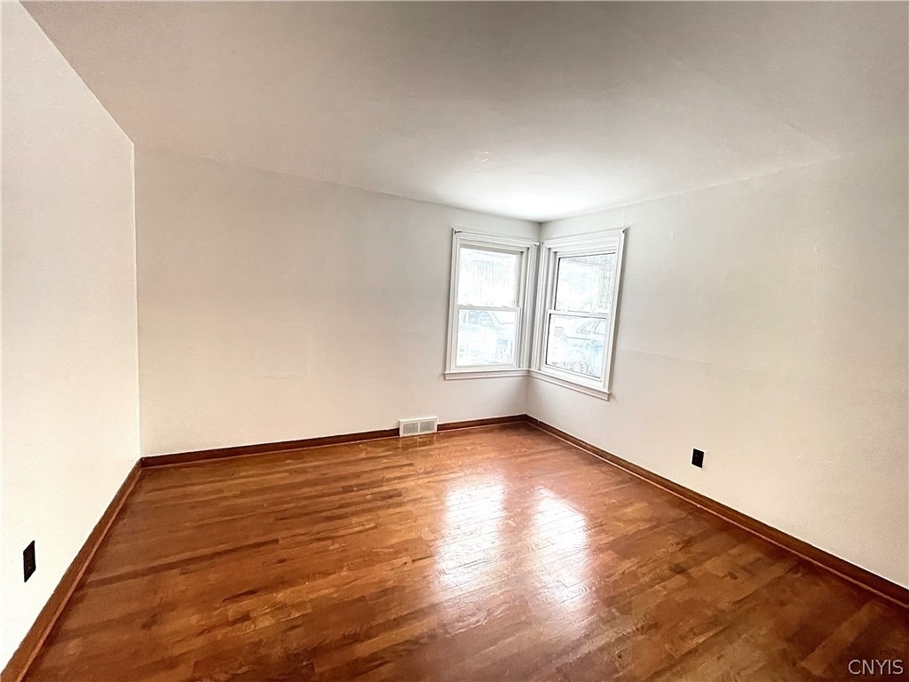 121 Wadsworth Road - Photo 11