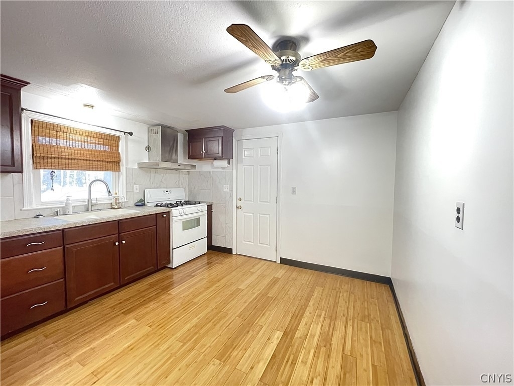 121 Wadsworth Road - Photo 9