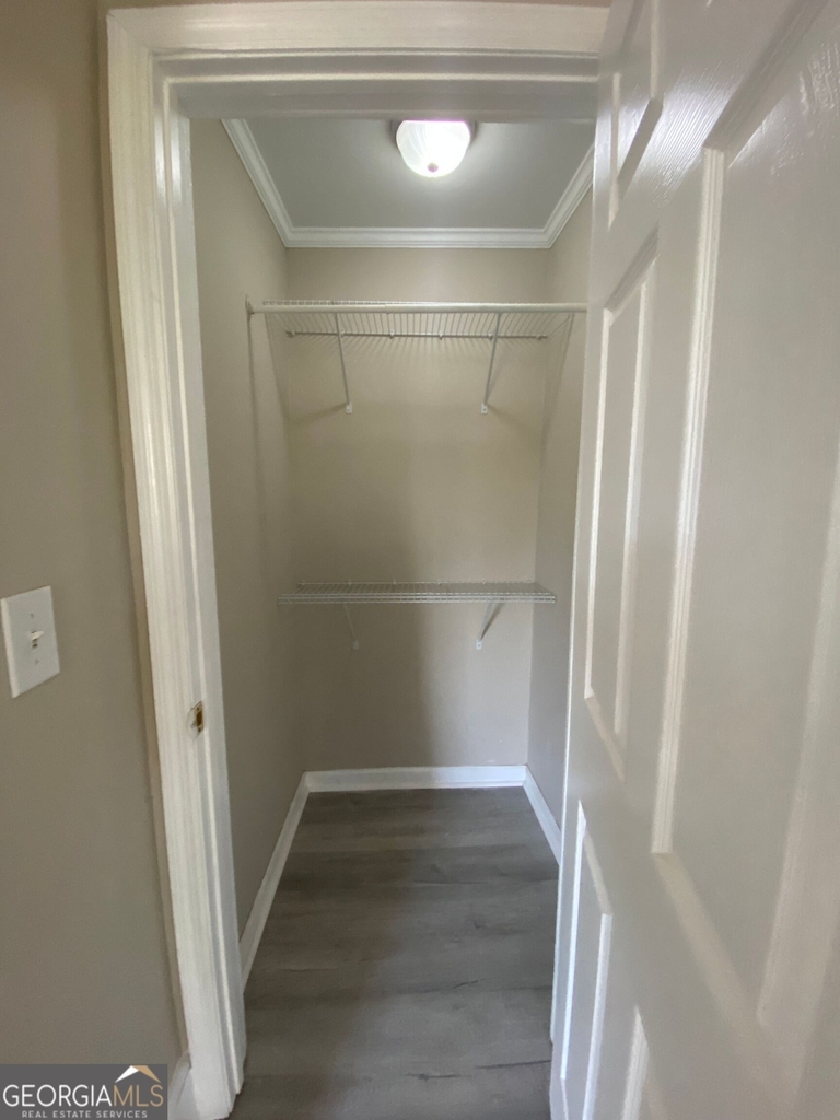 323 The Plaza - Photo 4