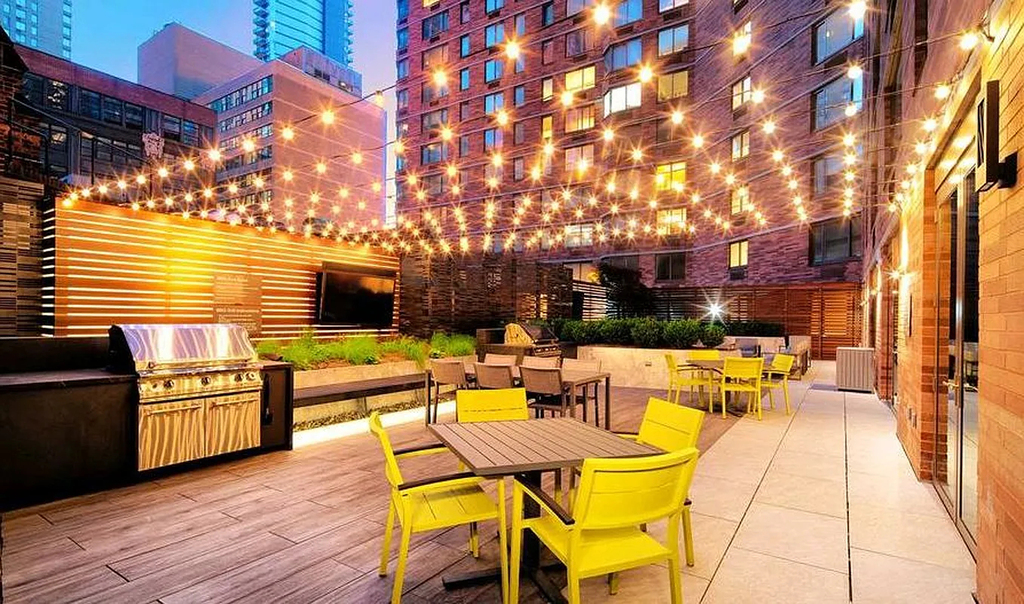 250 West 50th Street - Photo 7