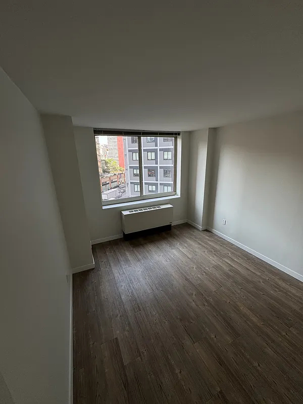 250 West 50th Street - Photo 1