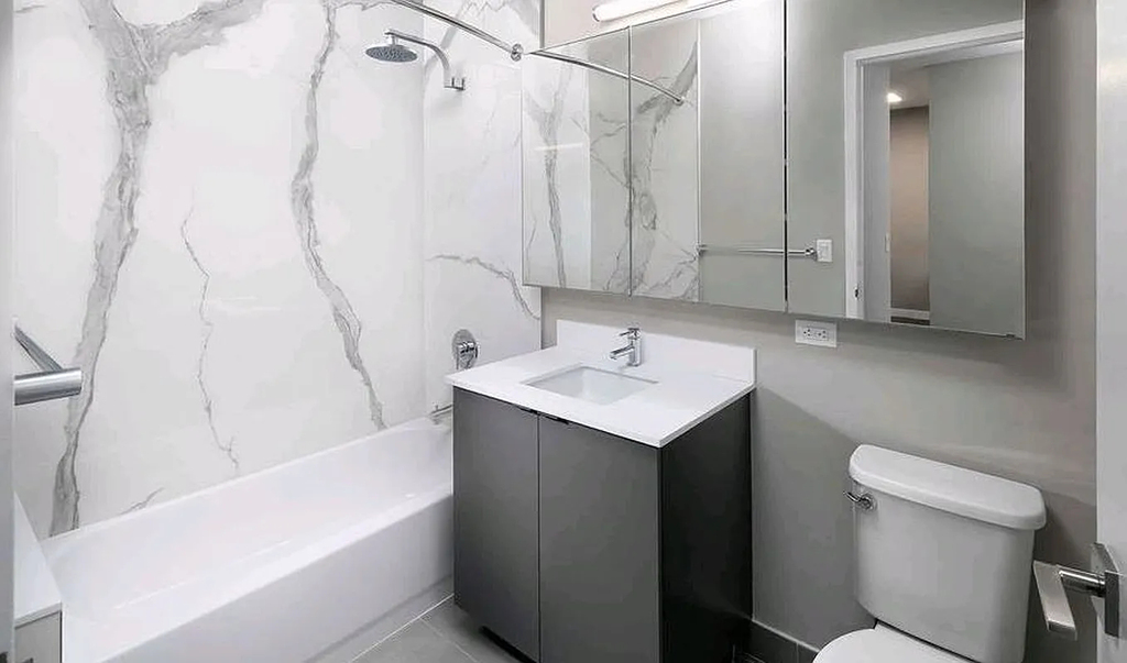 250 West 50th Street - Photo 15