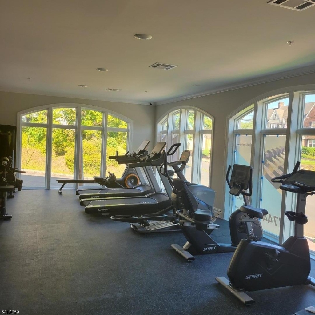 663 Springfield Ave - Photo 2