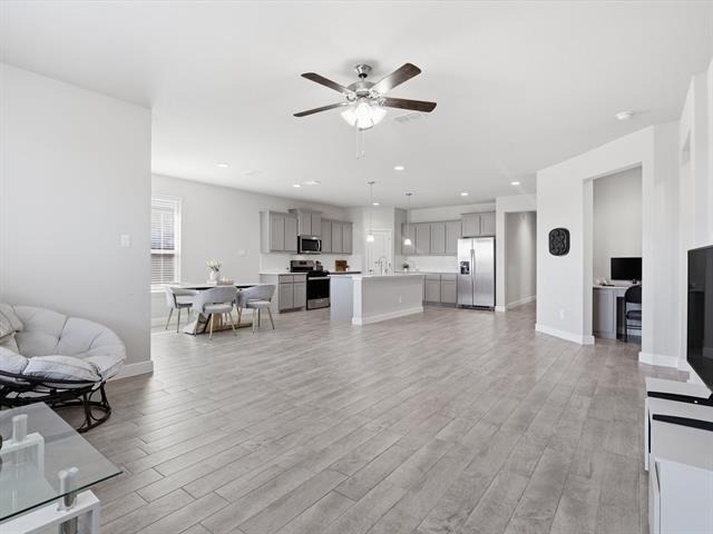 16032 Farringdon Way - Photo 12