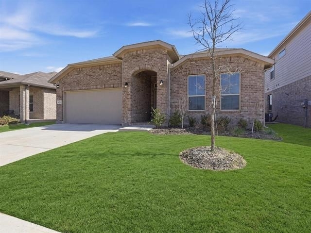 16032 Farringdon Way - Photo 1